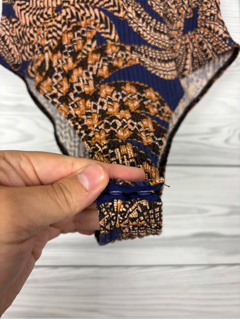 FARM Rio black/gold psychedelic foliage bodysuit size large - Picture 5 of 12